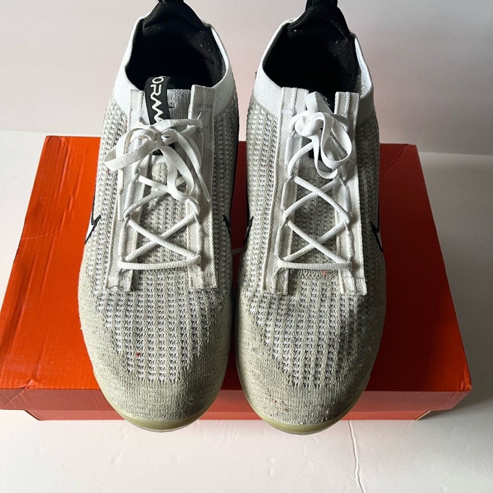 🌟SOLD🌟Nike Vapormax metallic silver (Size 12)